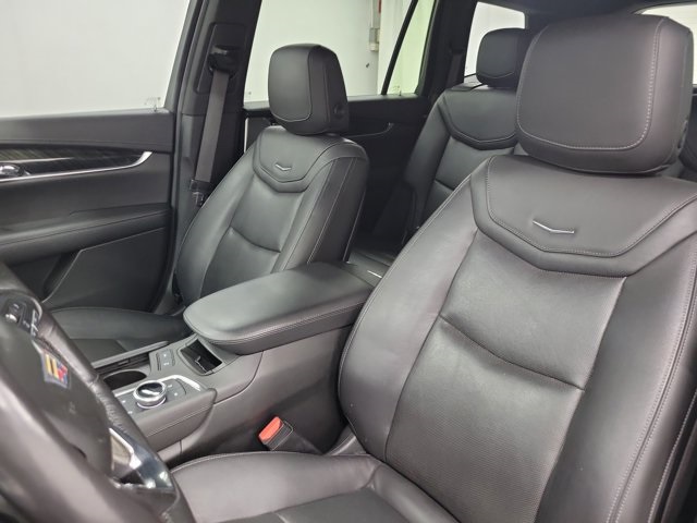 Vehicle image 23 of 33