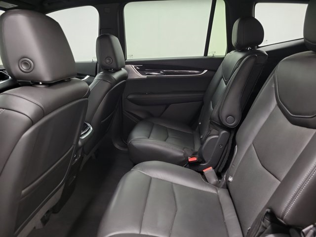 Vehicle image 16 of 33
