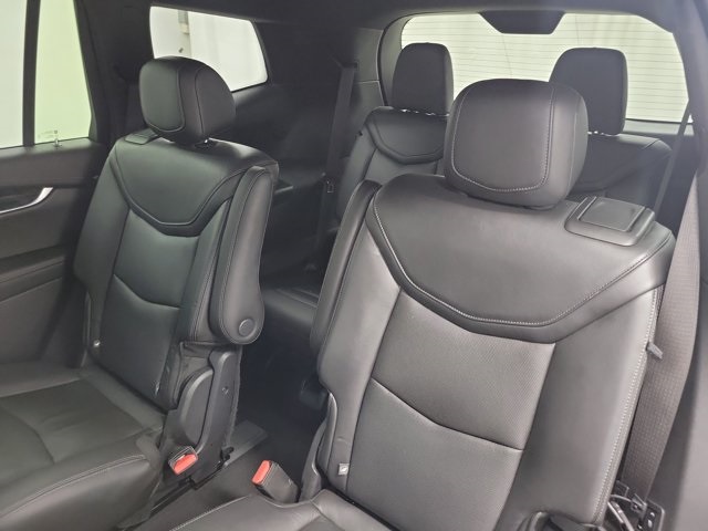 Vehicle image 17 of 33