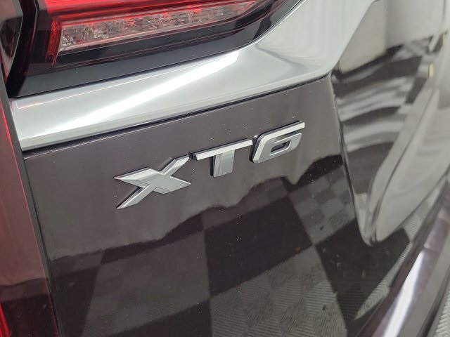Vehicle image 8 of 33
