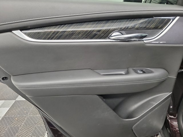 Vehicle image 18 of 33