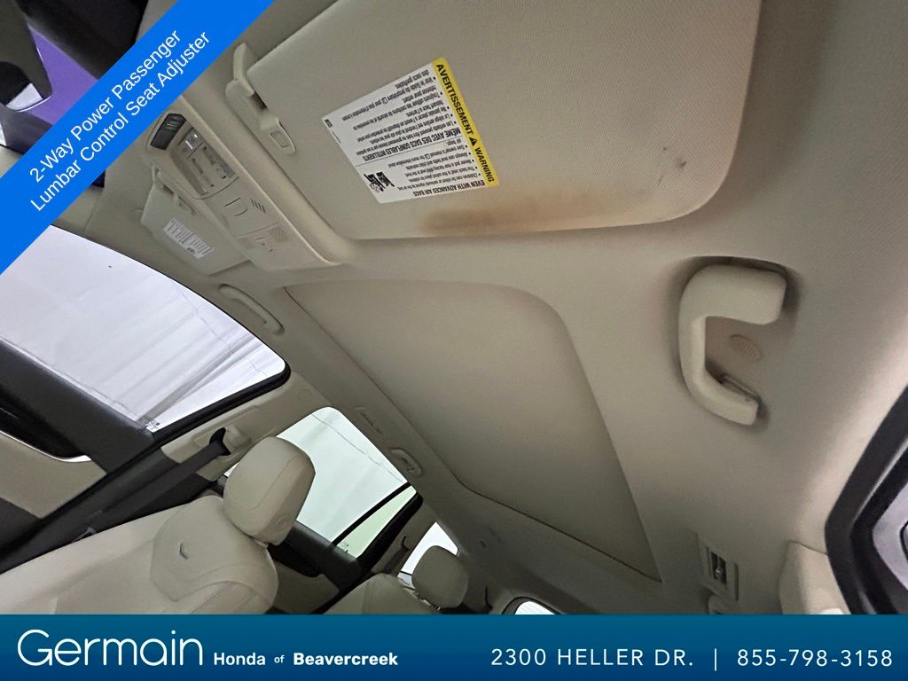 Vehicle image 33 of 36