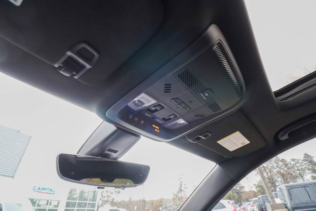 Vehicle image 61 of 84
