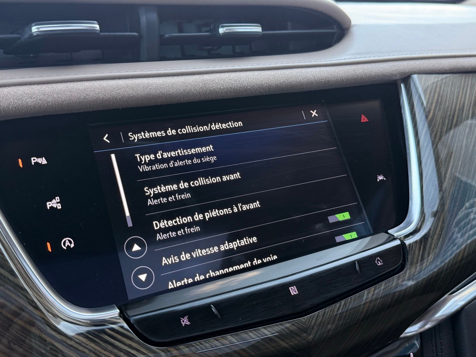 2020 Cadillac XT6 Premium Luxury Image 30 of 50