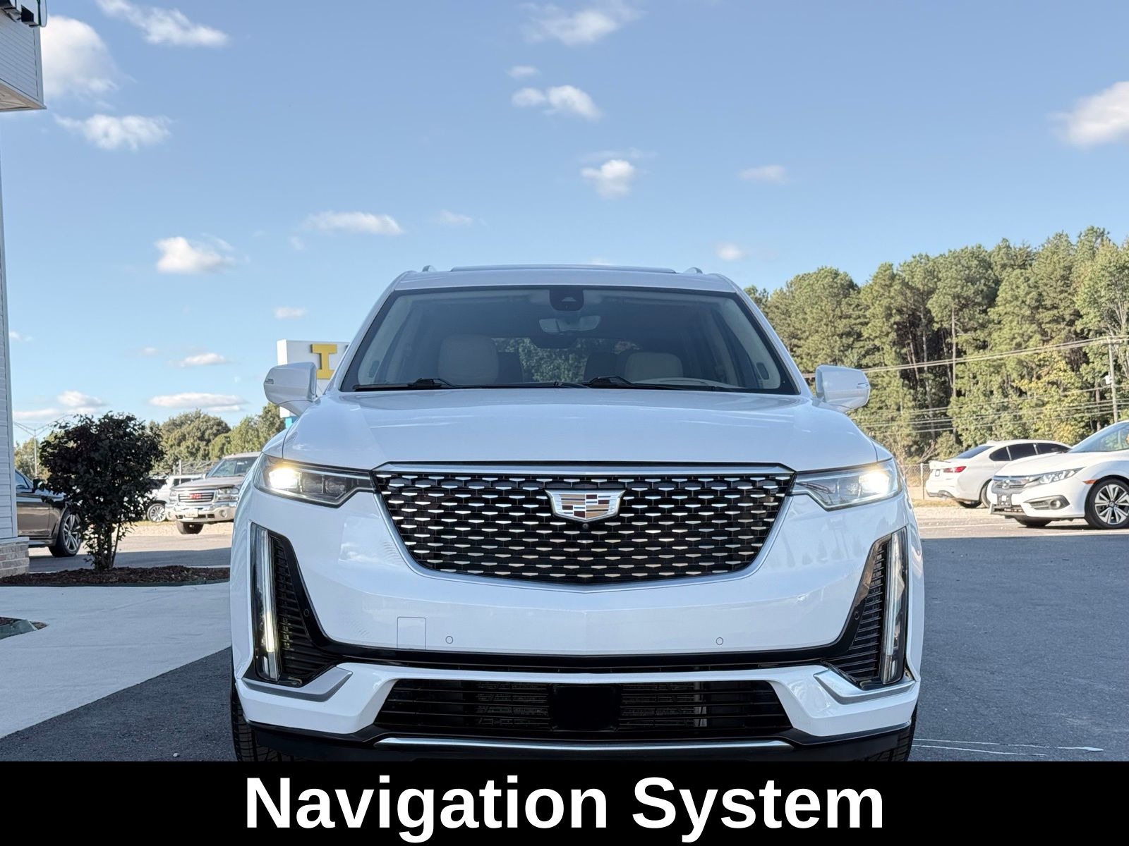 2020 Cadillac XT6 Premium Luxury Image 2 of 50