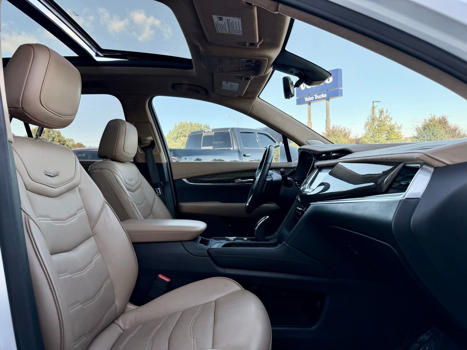 2020 Cadillac XT6 Premium Luxury Image 19 of 50