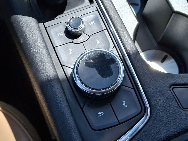 Vehicle image 31 of 40