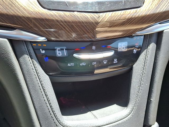 Vehicle image 21 of 40