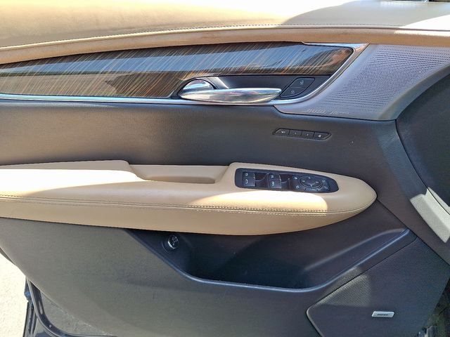 Vehicle image 17 of 40