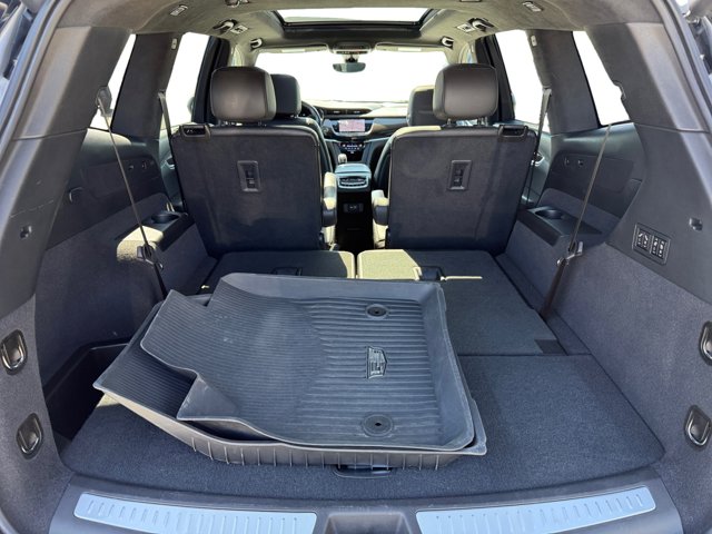 Vehicle image 17 of 21