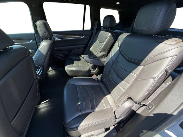 Vehicle image 16 of 21