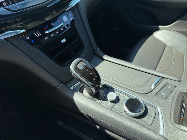 Vehicle image 13 of 21