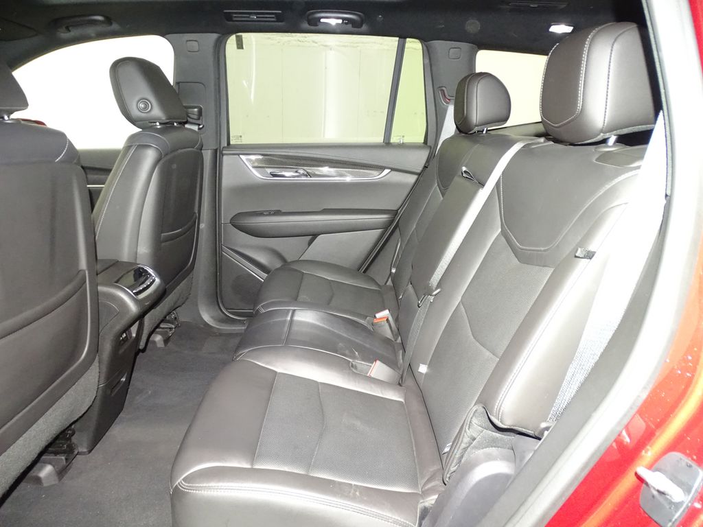 Vehicle image 10 of 44