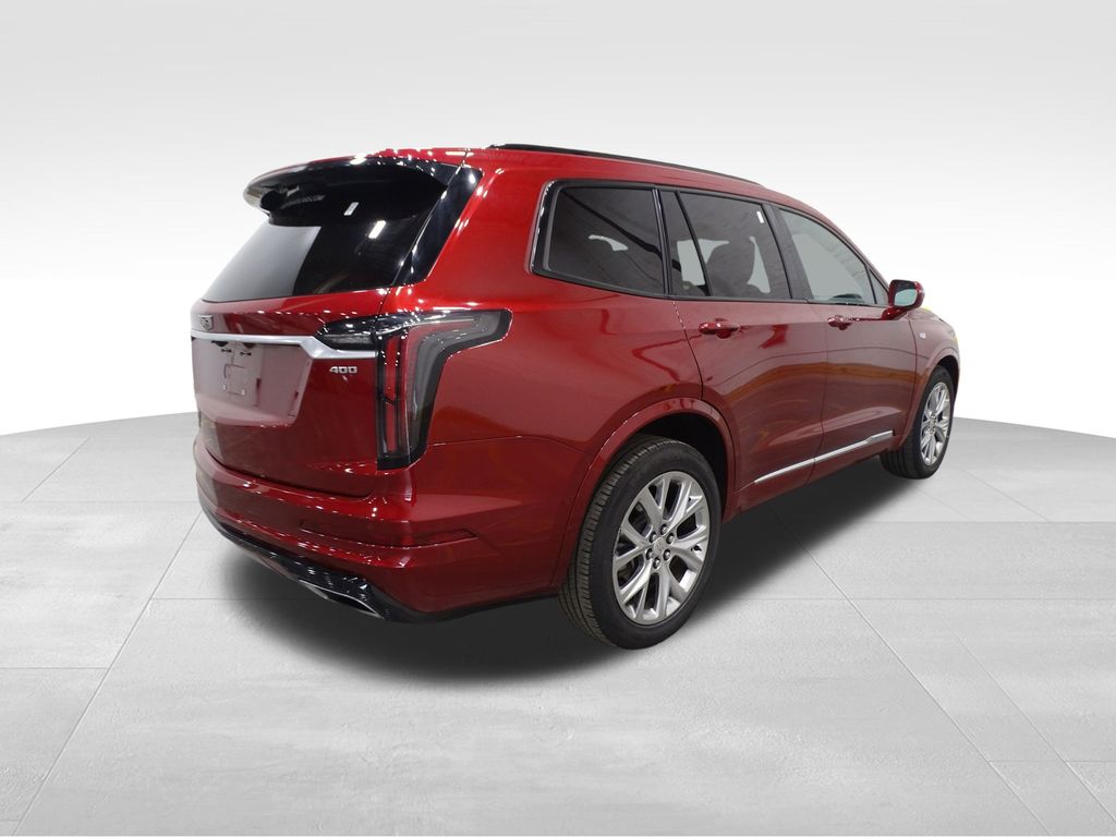 Vehicle image 4 of 44
