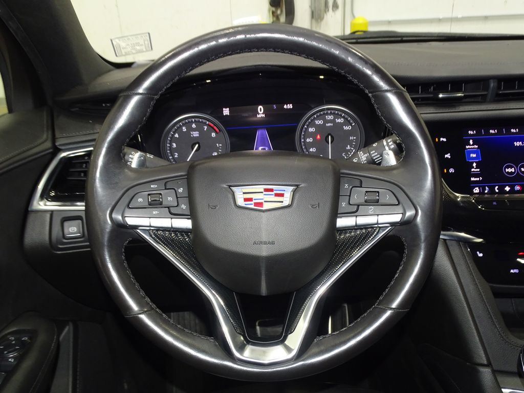Vehicle image 21 of 44