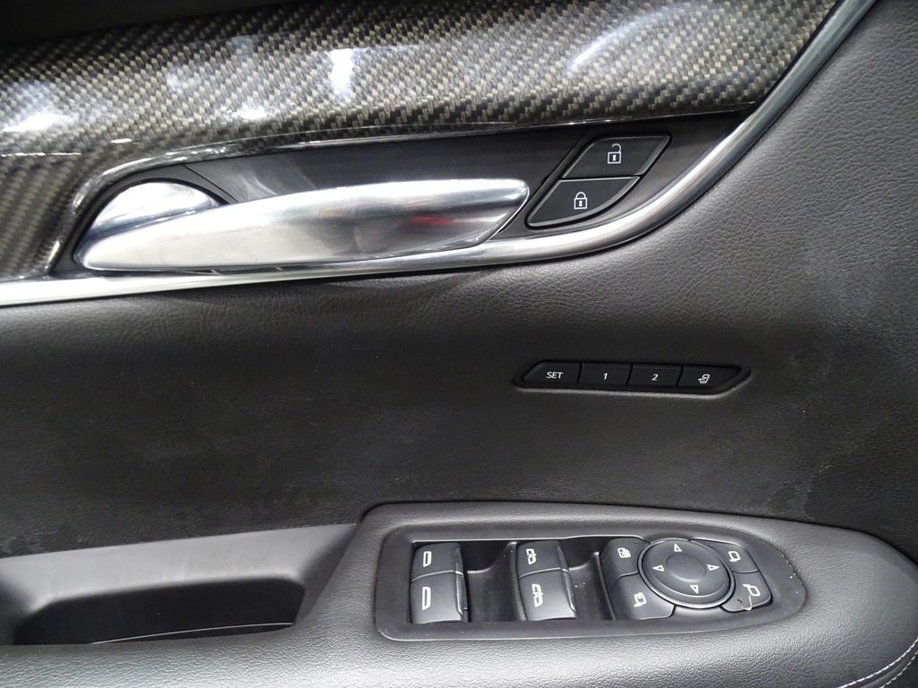 Vehicle image 15 of 44