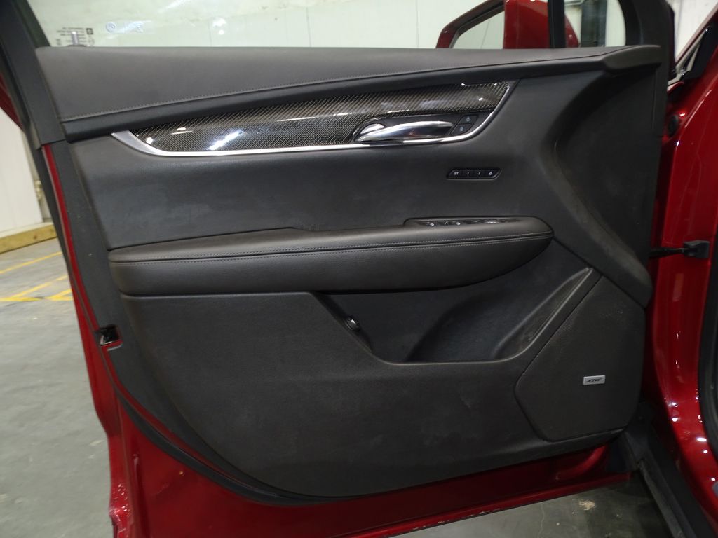 Vehicle image 14 of 44