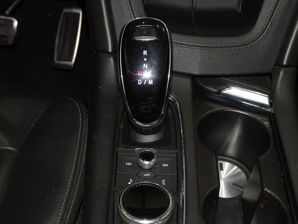 Vehicle image 38 of 44