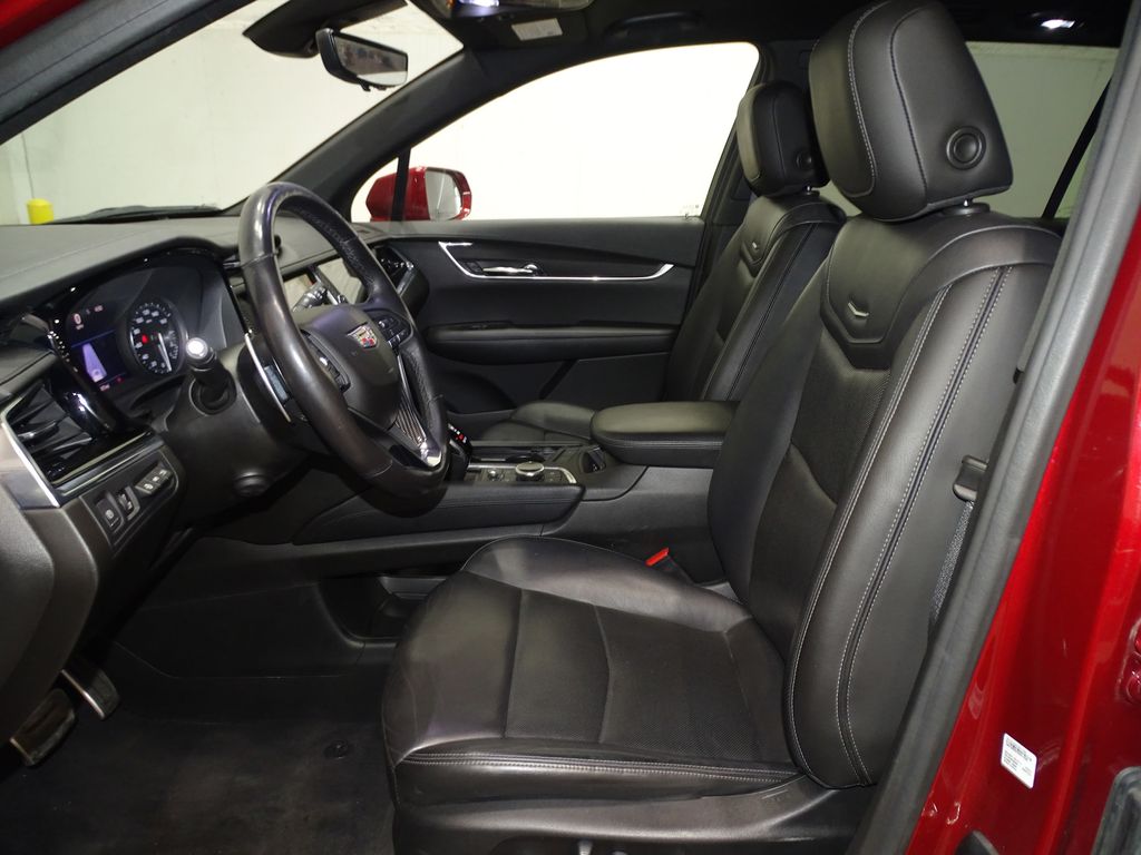 Vehicle image 9 of 44
