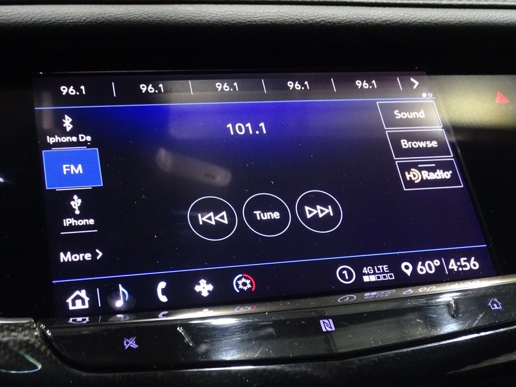 Vehicle image 28 of 44