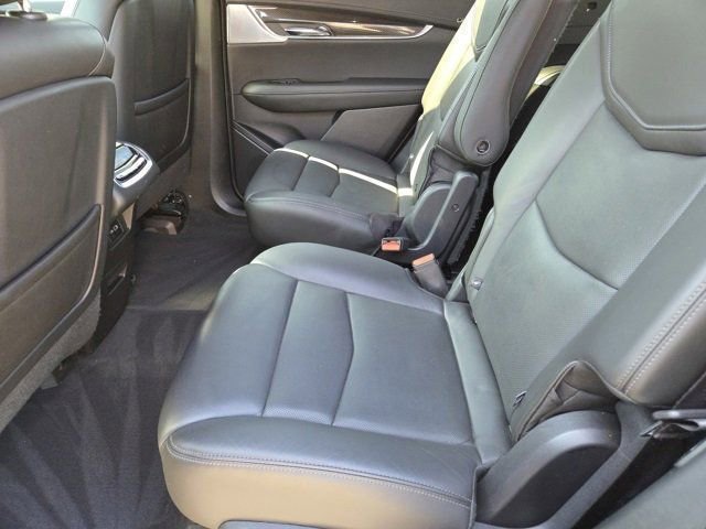 Vehicle image 9 of 34