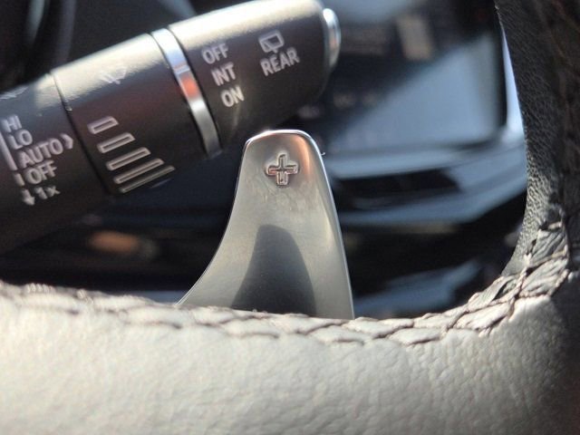 Vehicle image 25 of 34