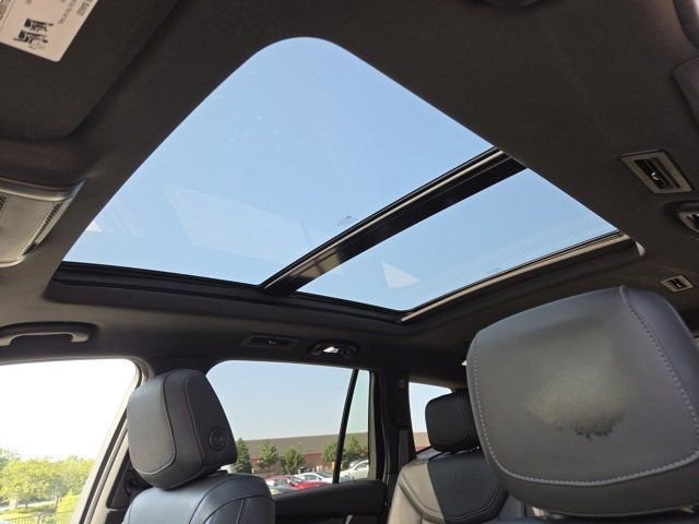 Vehicle image 12 of 34