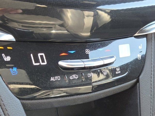 Vehicle image 28 of 34