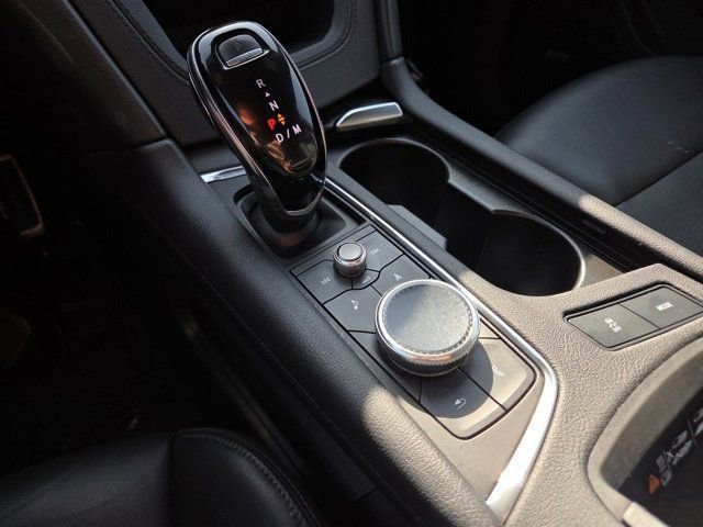 Vehicle image 19 of 34