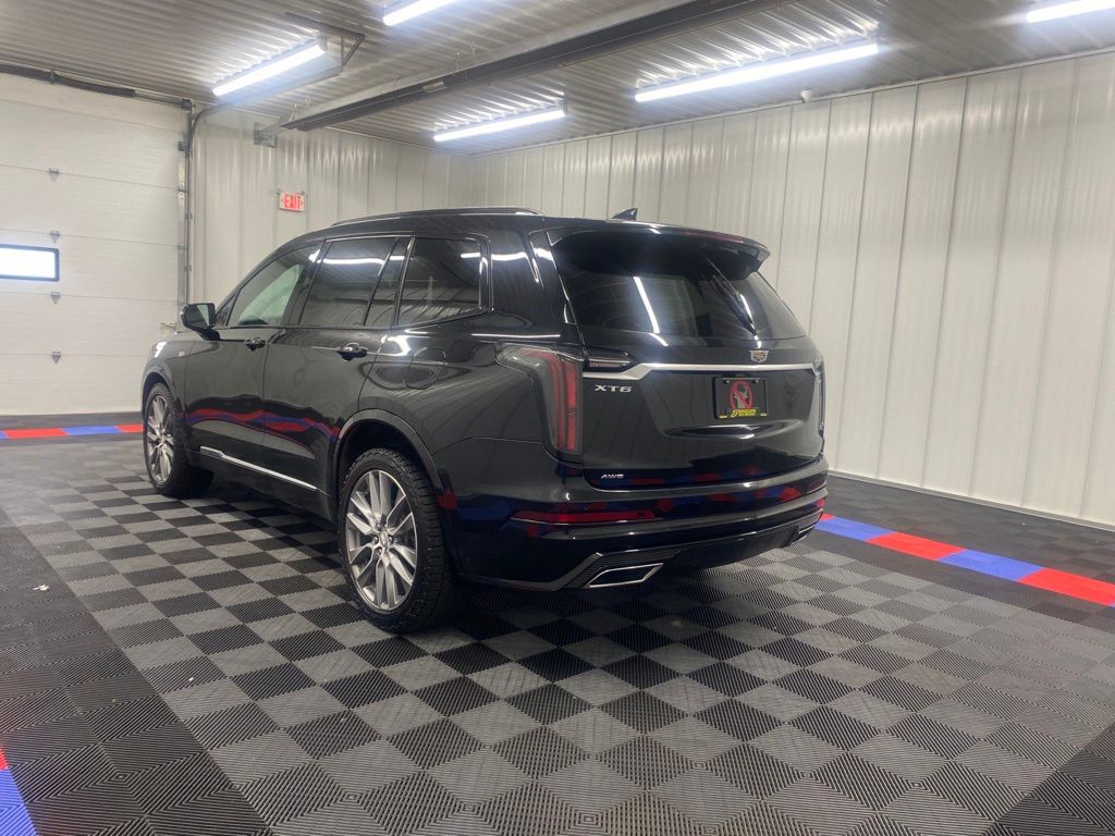 Vehicle image 7 of 21