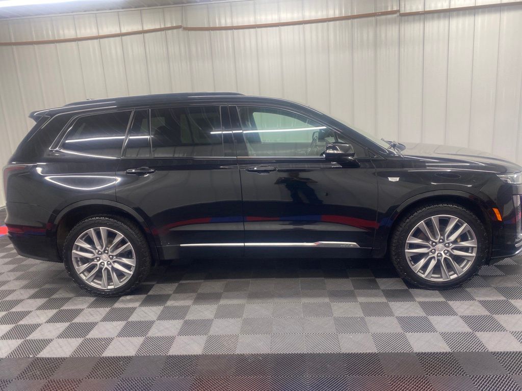 Vehicle image 4 of 21