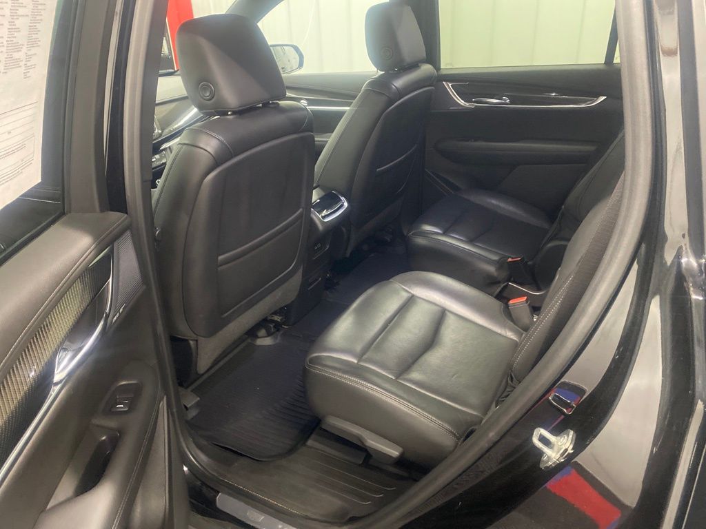 Vehicle image 11 of 21