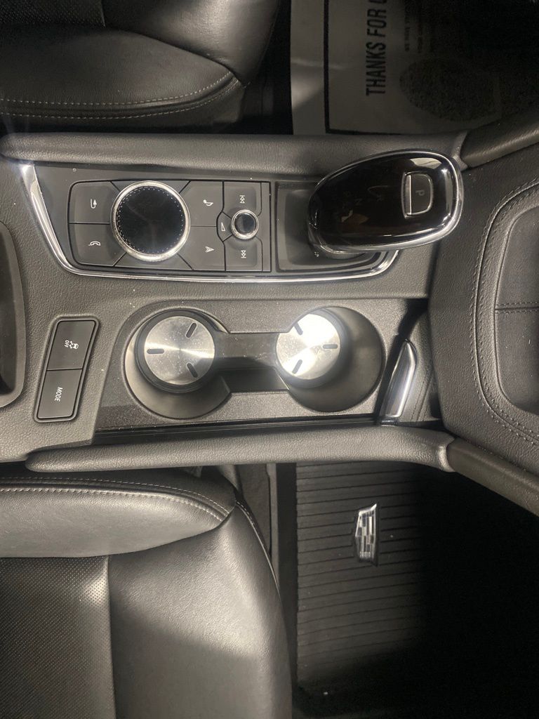 Vehicle image 15 of 21
