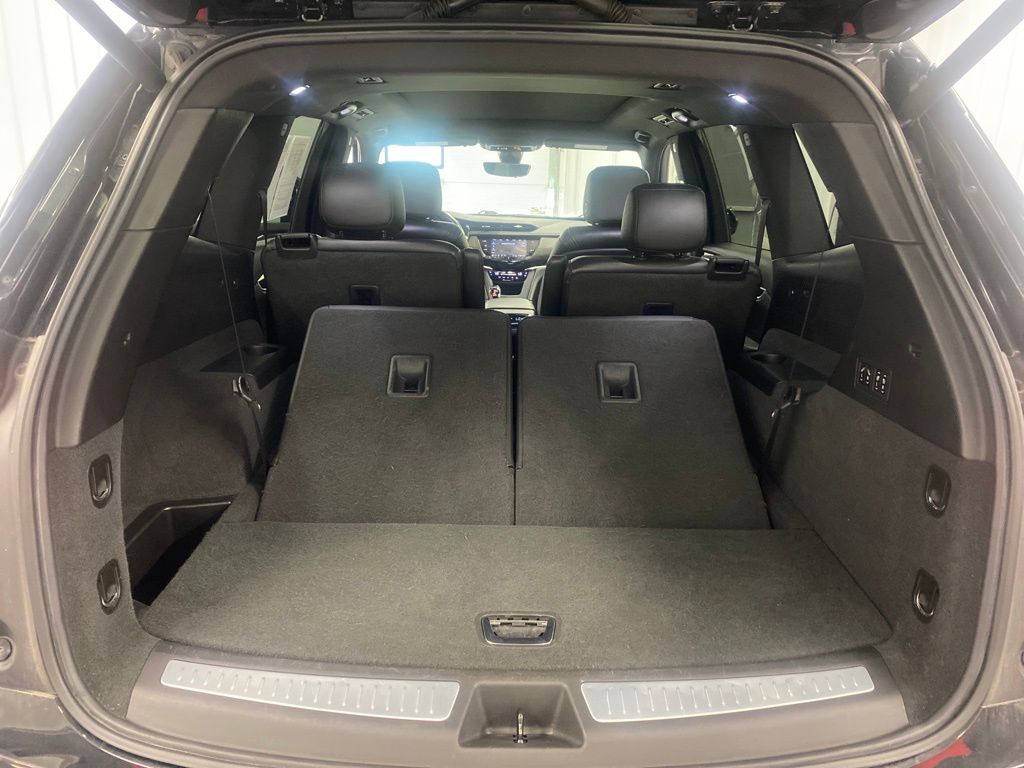 Vehicle image 9 of 21