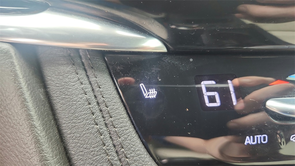 Vehicle image 28 of 41