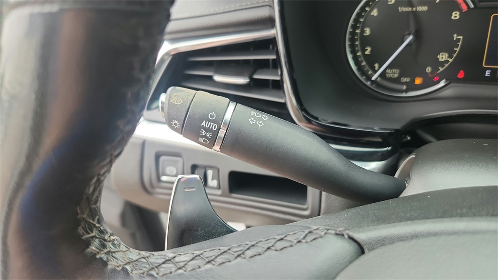 Vehicle image 18 of 41
