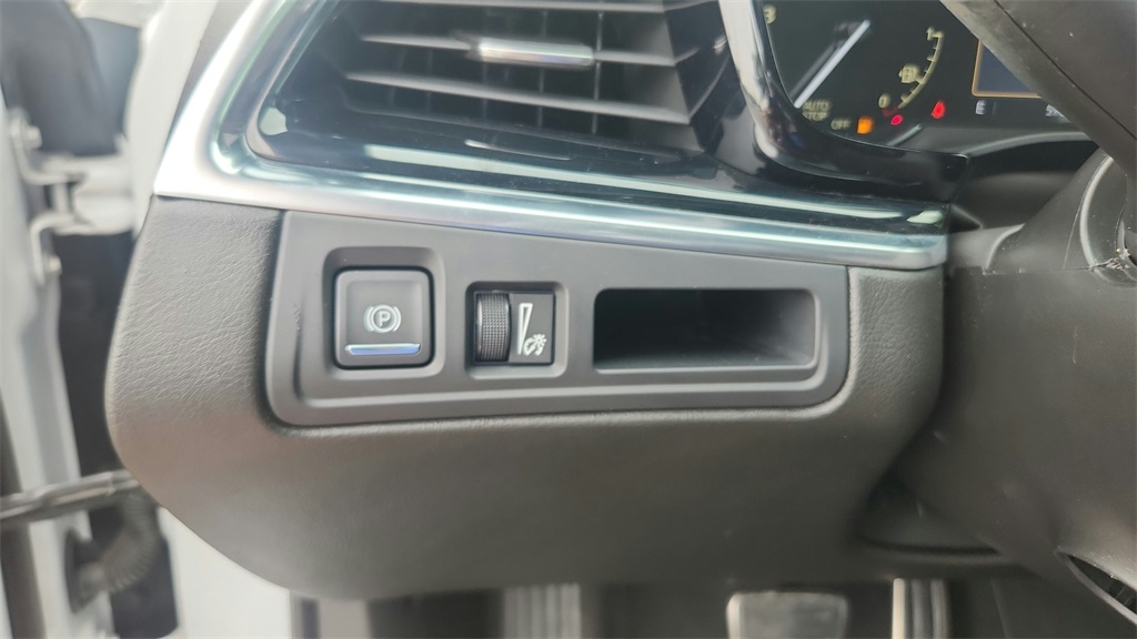 Vehicle image 19 of 41