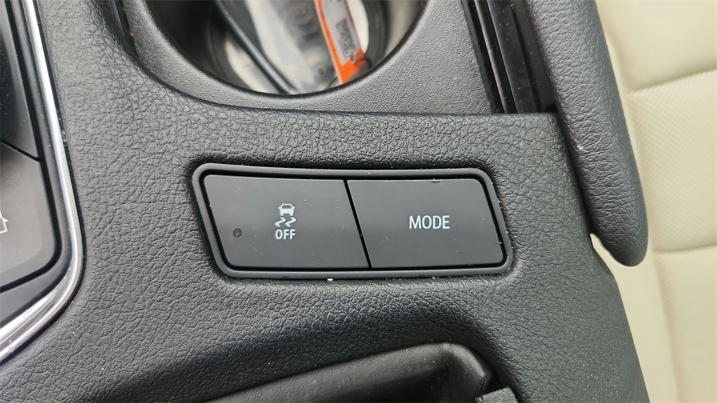 Vehicle image 20 of 41