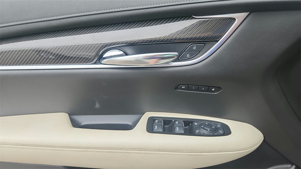 Vehicle image 29 of 41