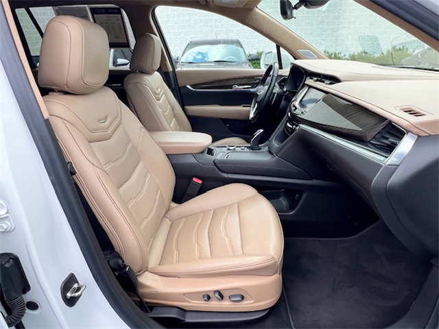 Vehicle image 19 of 40