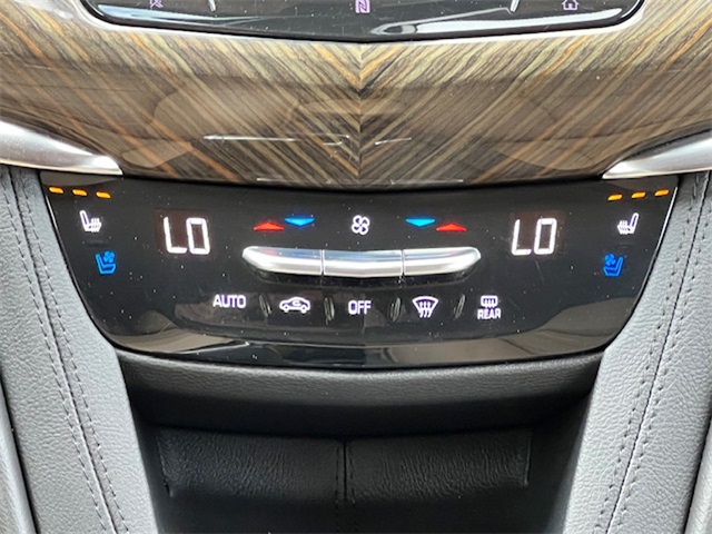 Vehicle image 24 of 40
