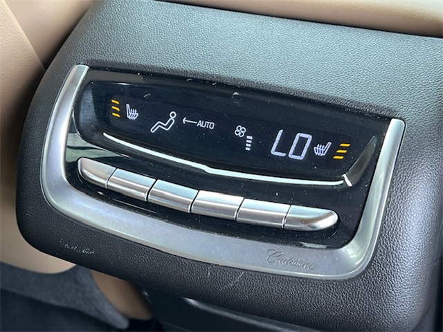 Vehicle image 17 of 40