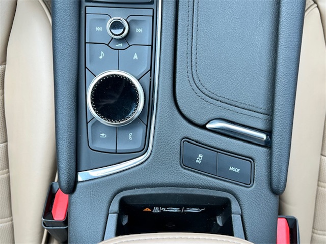 Vehicle image 26 of 40