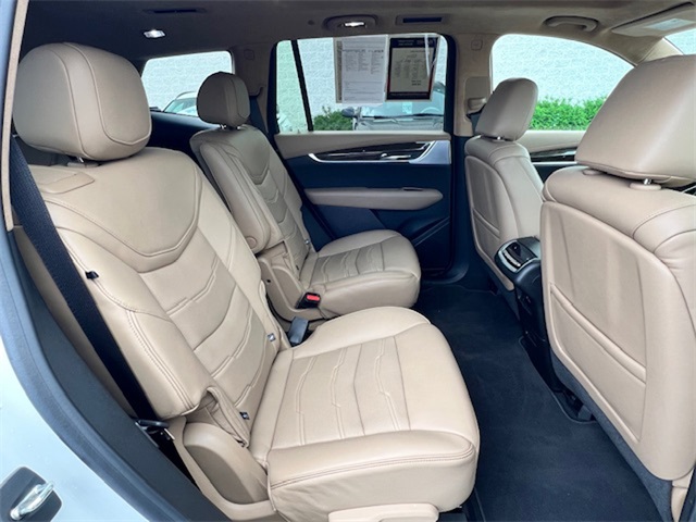 Vehicle image 16 of 40
