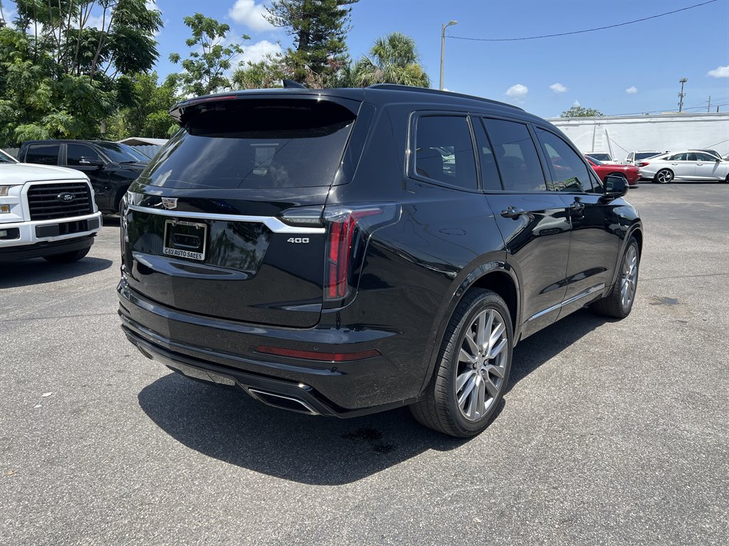 Vehicle image 9 of 32