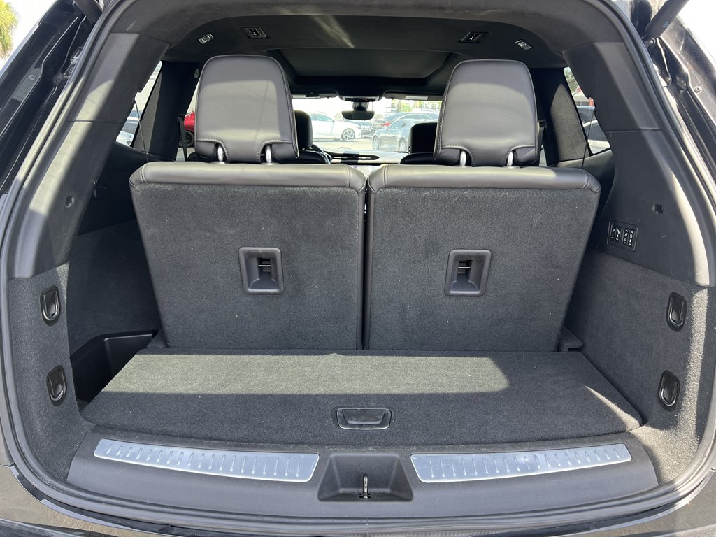 Vehicle image 16 of 32