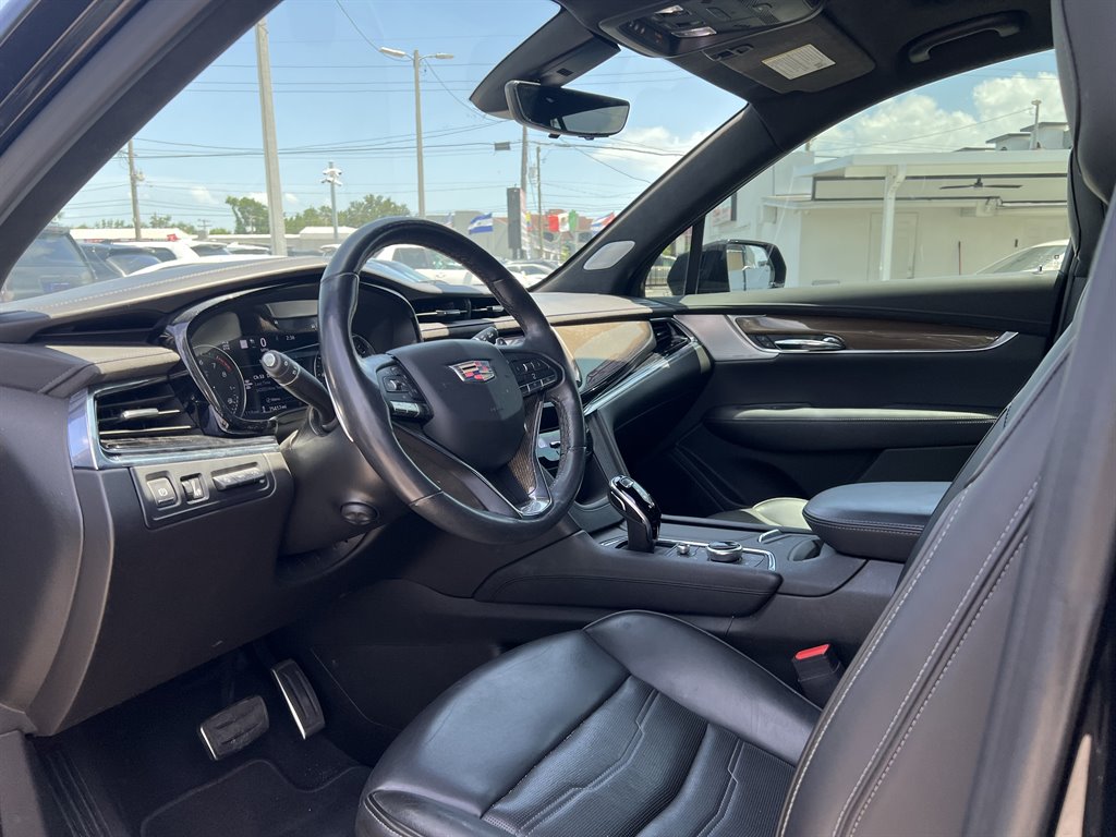 Vehicle image 17 of 32