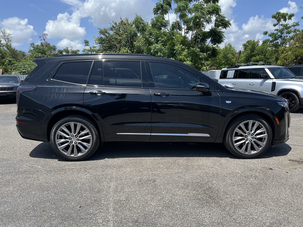 Vehicle image 8 of 32