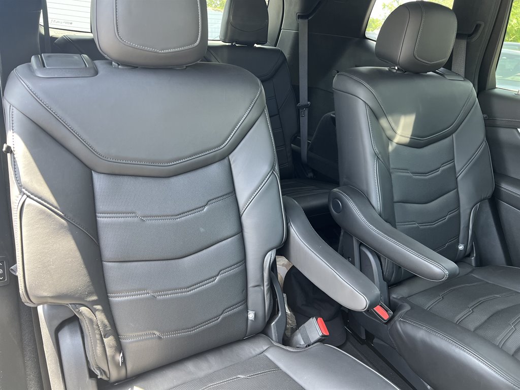 Vehicle image 27 of 32