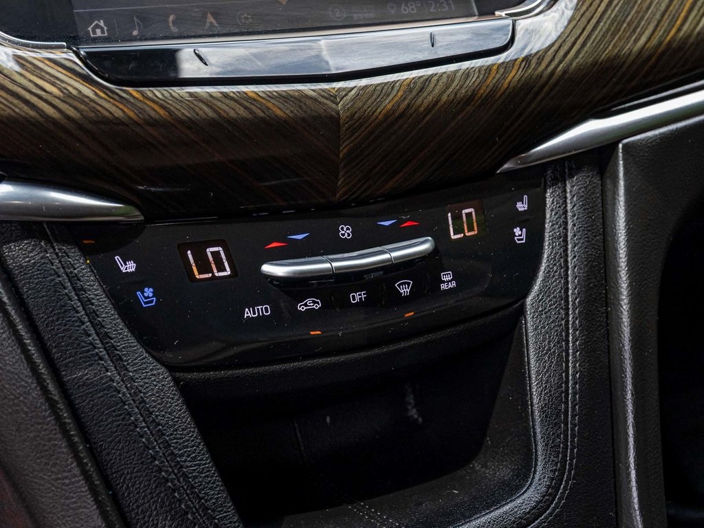 Vehicle image 21 of 50